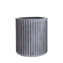 Load image into Gallery viewer, ribbed ray planter (small)