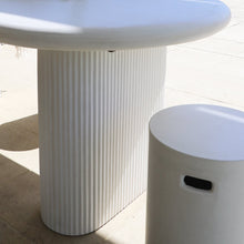 Load image into Gallery viewer, romy crete table white - x2000