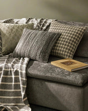 Load image into Gallery viewer, mistral cushion - laurel
