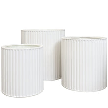 Load image into Gallery viewer, ribbed ray planter - white (medium)