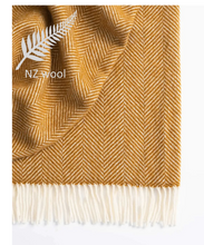 Load image into Gallery viewer, my magnus throw - amber