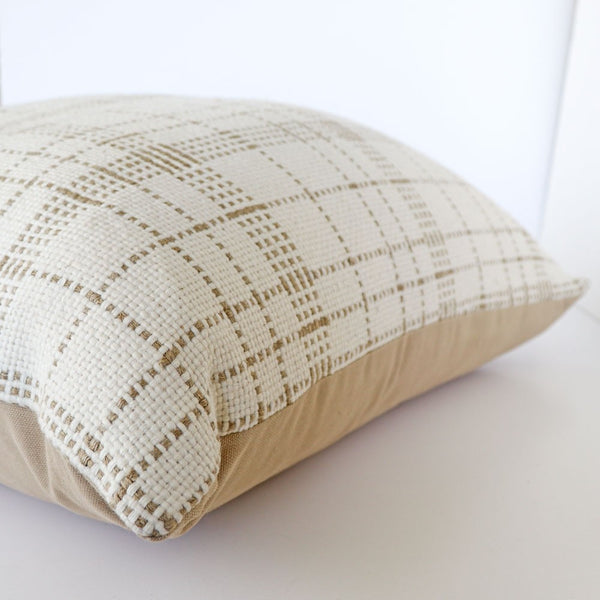 lillies cream cushion